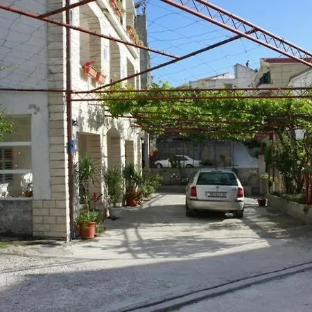 Apartman House Roso *